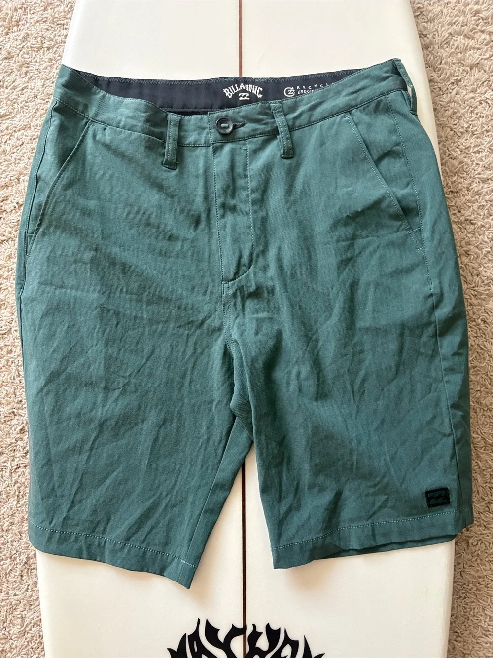 Billabong Men's Green Flat-Front Casual Shorts